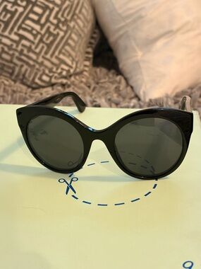 Gucci GG0028S Oversized Black Sunglasses – Authentic – 52‑24‑140